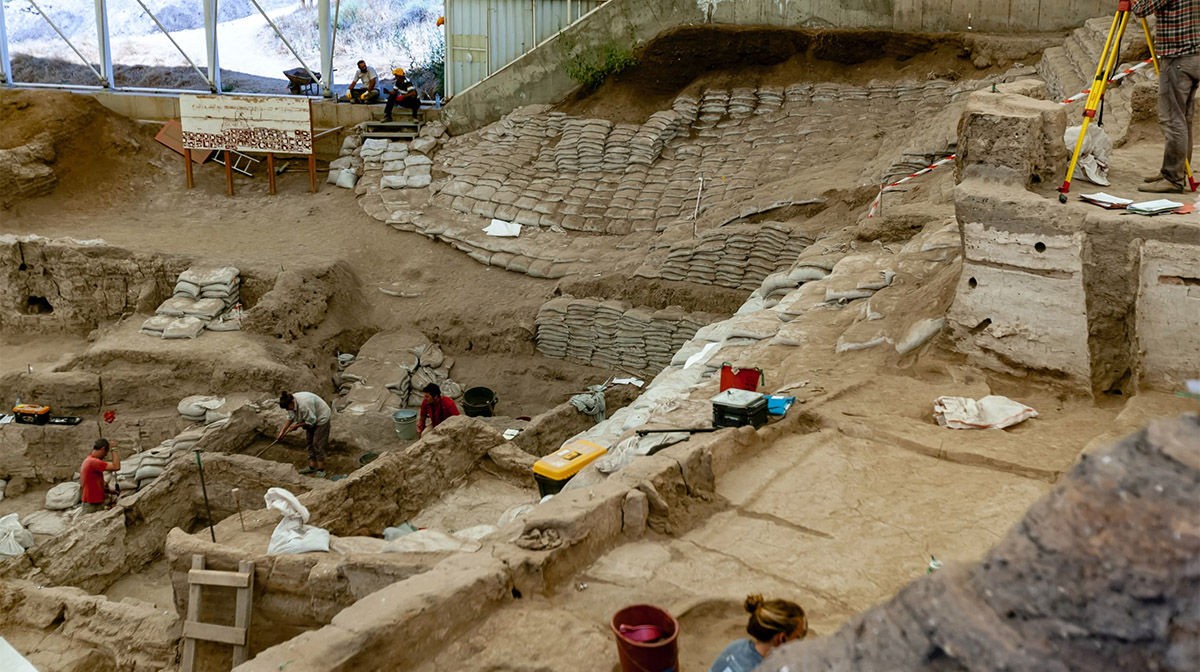 <b>考古</b>——Ray II的创新技术，让考古学家轻松完成可直接使用的3D考古记载，用数字化方式保护文物与化石，并进行细致的遗址分析。