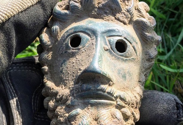 使用Artec Space Spider对约克郡博物馆的赖代尔宝藏(Ryedale Hoard)进行3D扫描