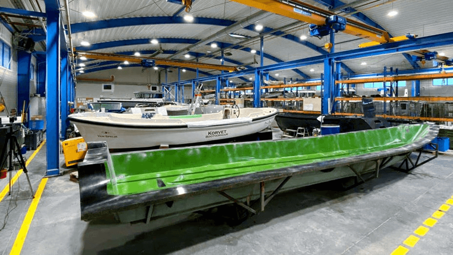 乘风破浪会有时——Artec Ray助推大型快艇逆向工程进度